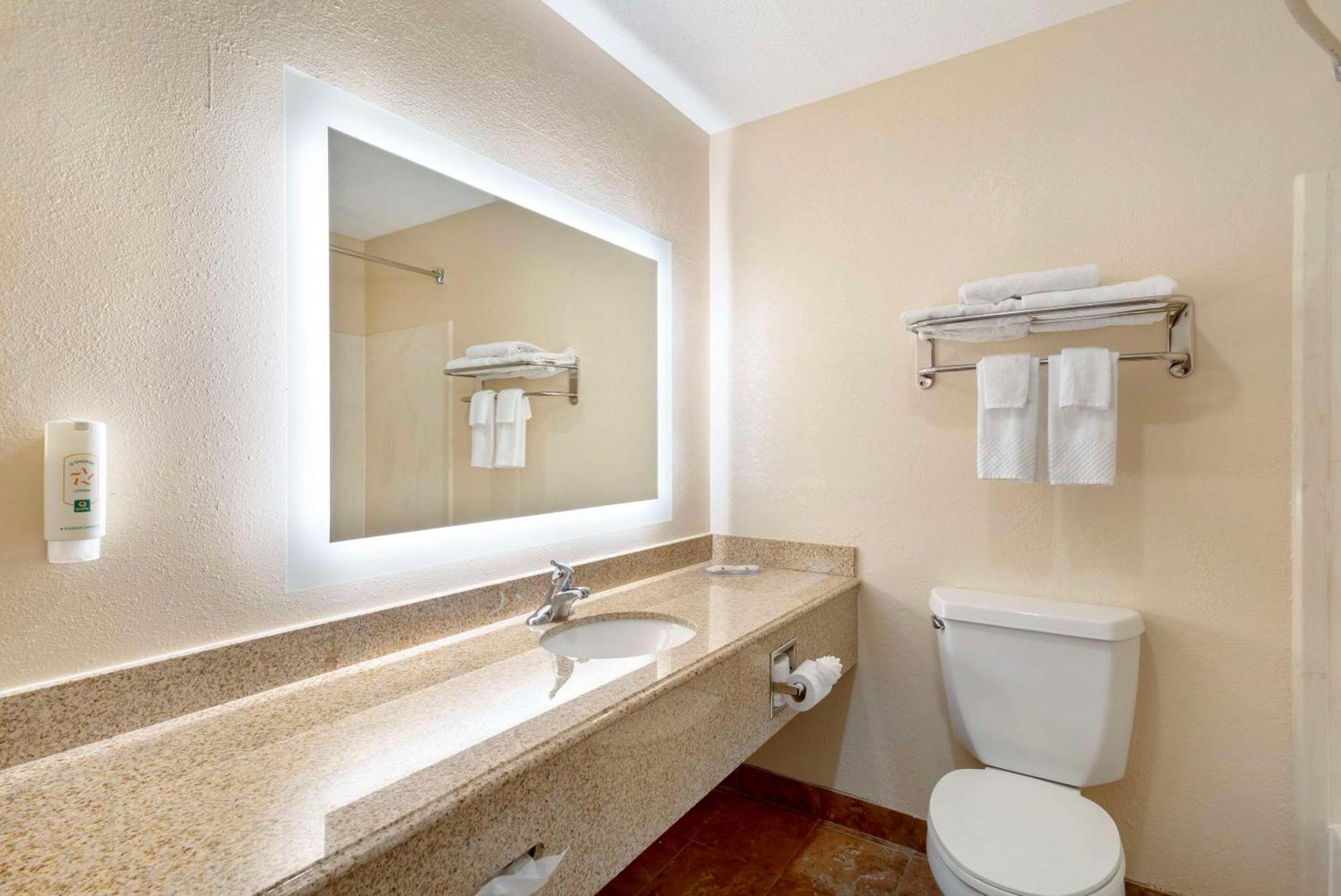 Quality Inn Valley - West Point Экстерьер фото