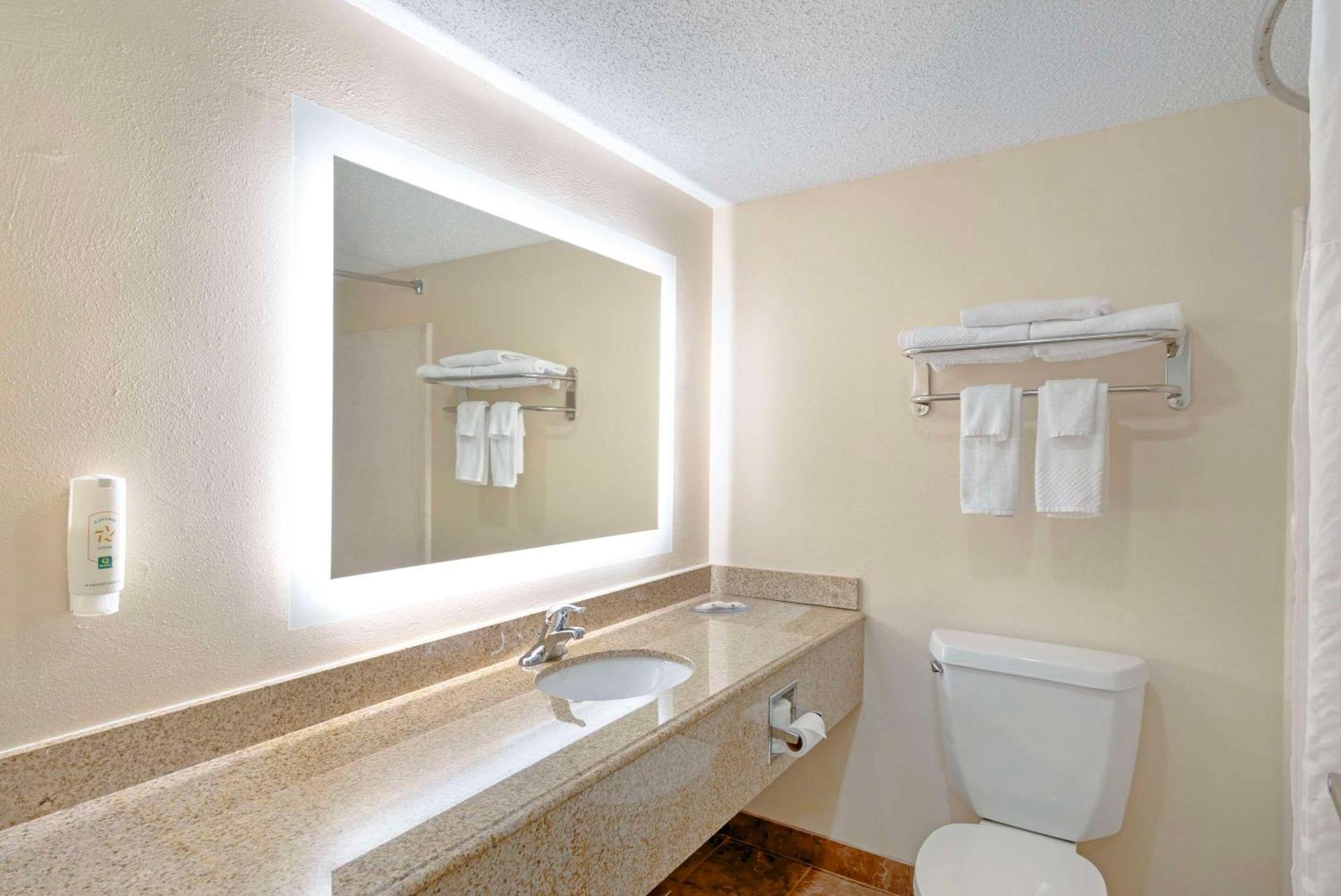 Quality Inn Valley - West Point Экстерьер фото