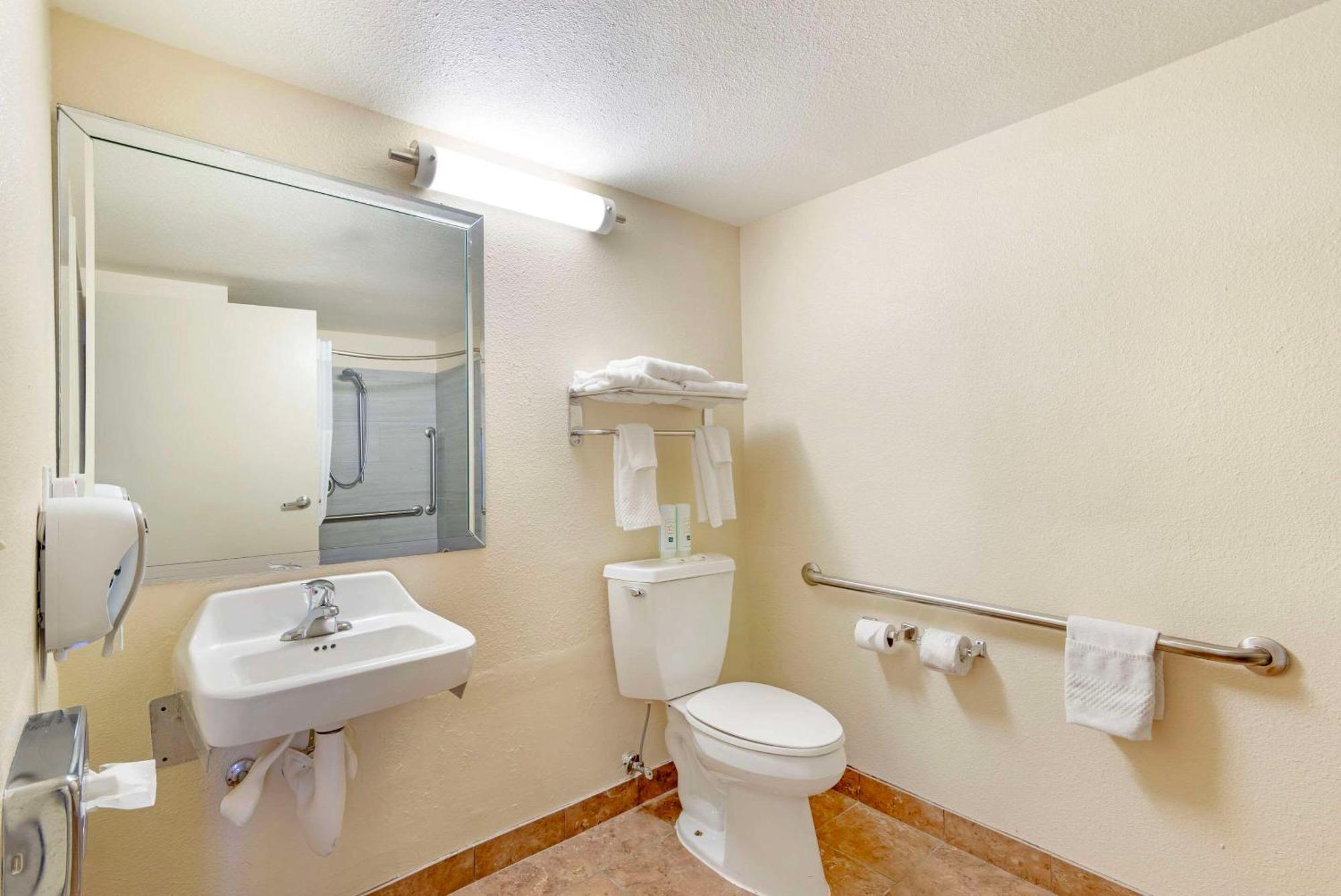 Quality Inn Valley - West Point Экстерьер фото