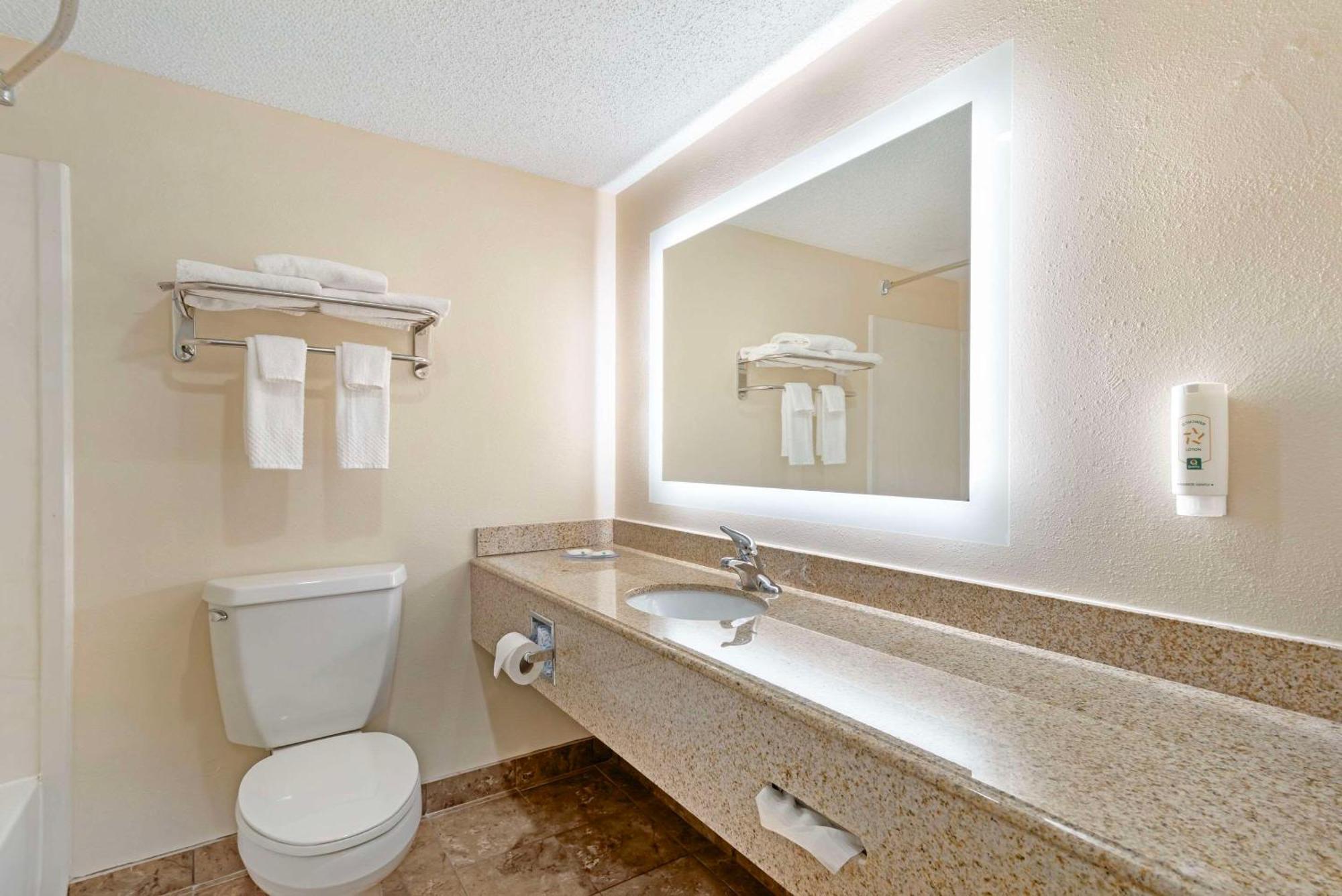 Quality Inn Valley - West Point Экстерьер фото